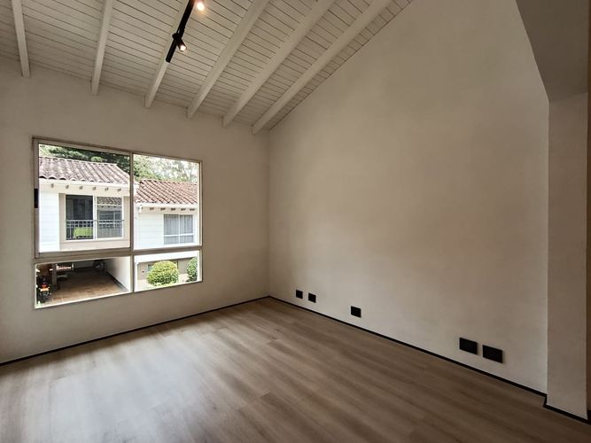 Casa de 3 alcobas en arriendo en El Poblado, Medellín, 320 m² · foto 9 de 20