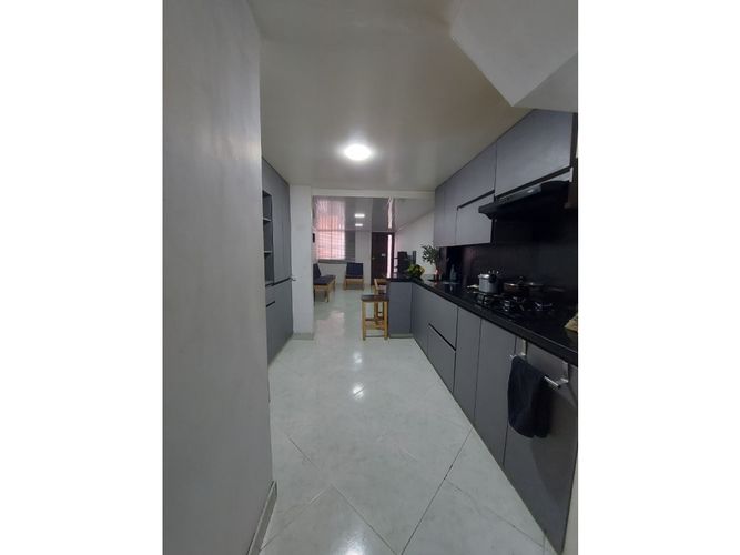 Casa de 4 alcobas en venta en Bombona No.2, Medellín, 100 m² · foto 2 de 23