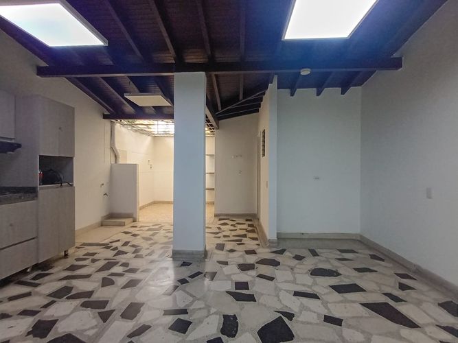 Oficina en arriendo en Calasanz, Medellín, 200 m² · foto 3 de 18