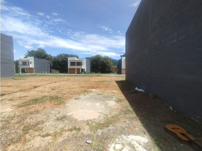 Lote en venta en El Tambo, La Ceja, 115 m² · foto 2 de 4