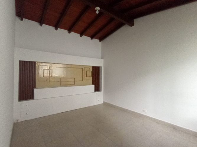 Oficina en arriendo en La America, Medellín, 200 m² · foto 8 de 18