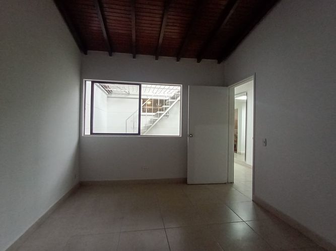 Oficina en arriendo en La America, Medellín, 200 m² · foto 7 de 18