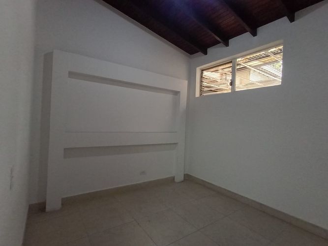 Oficina en arriendo en La America, Medellín, 200 m² · foto 6 de 18