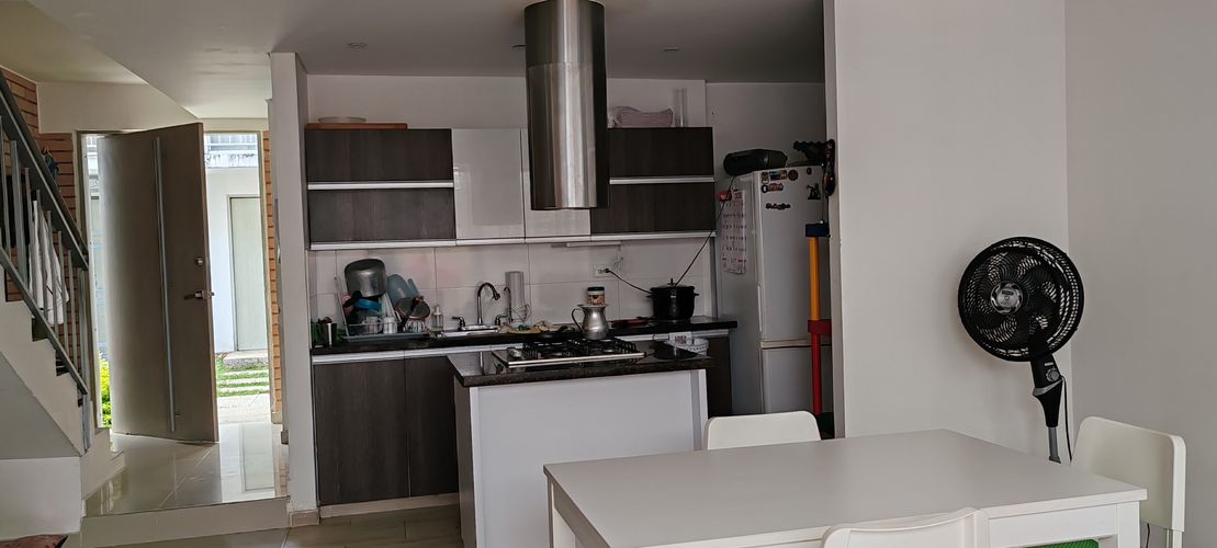 Casa de 3 alcobas en venta en Cn. Brisas De Farallones, Jamundí, 118 m² · foto 4 de 23