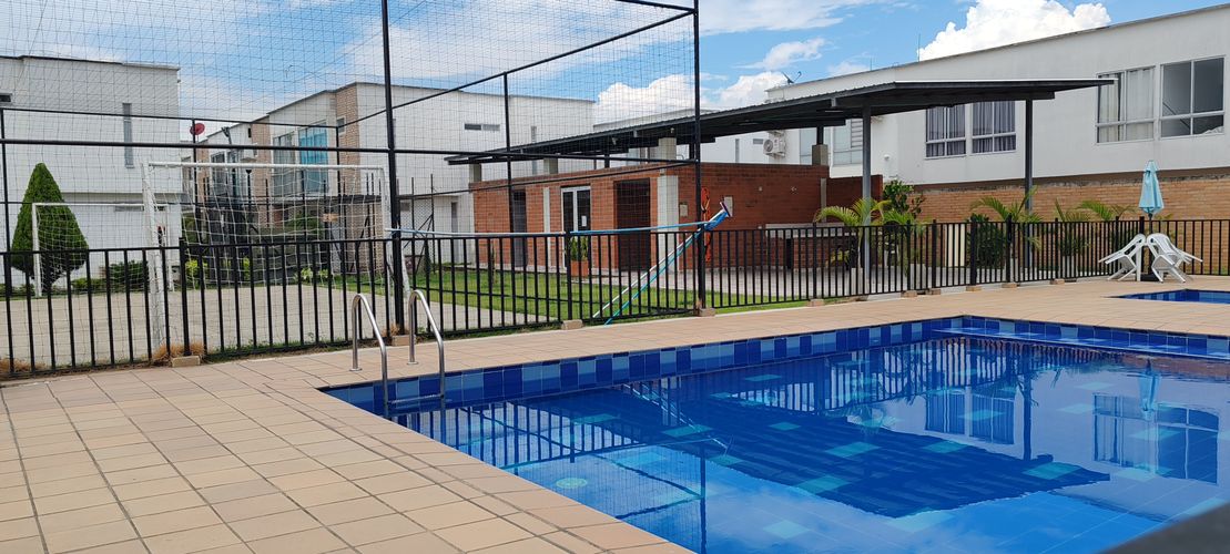 Casa de 3 alcobas en venta en Cn. Brisas De Farallones, Jamundí, 118 m² · foto 2 de 23