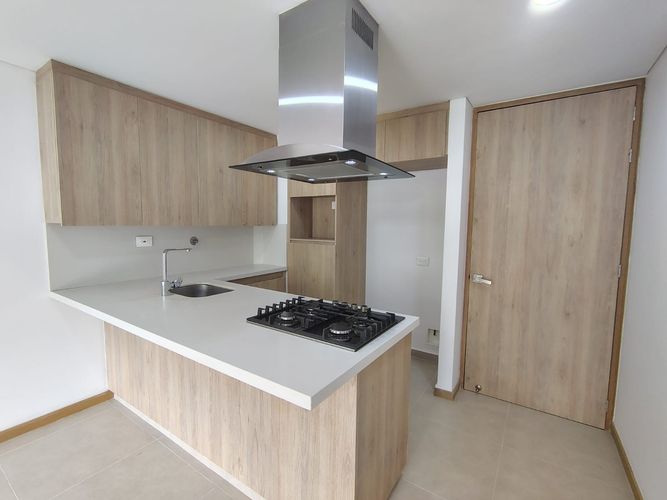 Apartamento en venta en El Poblado, Medellín · foto 6 de 18