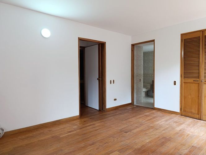 Apartamento de 3 alcobas en arriendo en El Poblado, Medellín, 164 m² · foto 3 de 20