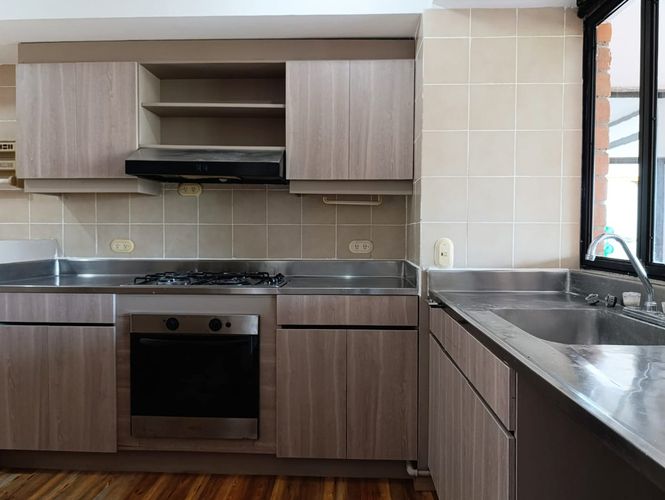 Apartamento de 3 alcobas en arriendo en El Poblado, Medellín, 164 m² · foto 8 de 20