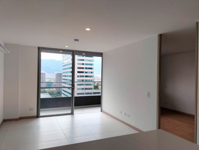 Apartamento de 1 alcoba en venta en El Poblado, Medellín, 56 m² · foto 2 de 13