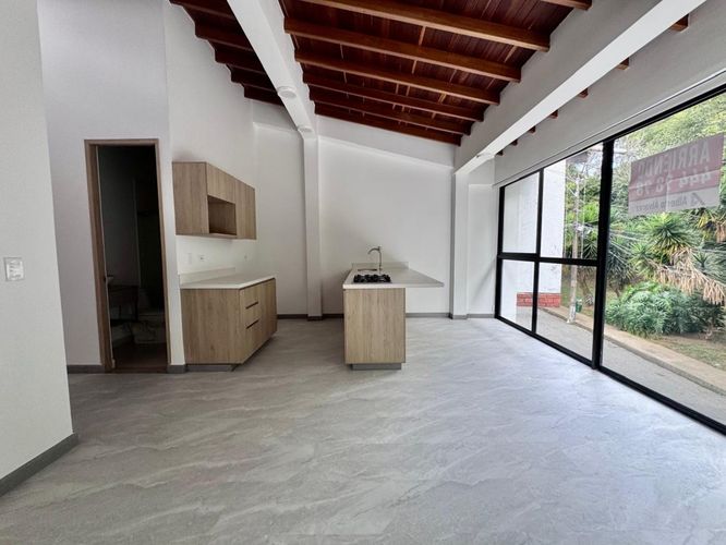 Apartamento de 2 alcobas en arriendo en Cristobal, Medellín, 80 m² · foto 2 de 16