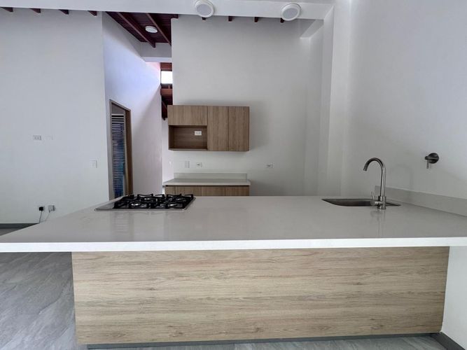 Apartamento de 2 alcobas en arriendo en Cristobal, Medellín, 80 m² · foto 5 de 16