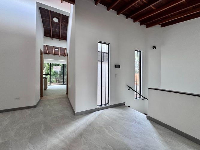 Apartamento de 2 alcobas en arriendo en Cristobal, Medellín, 80 m² · foto 8 de 16