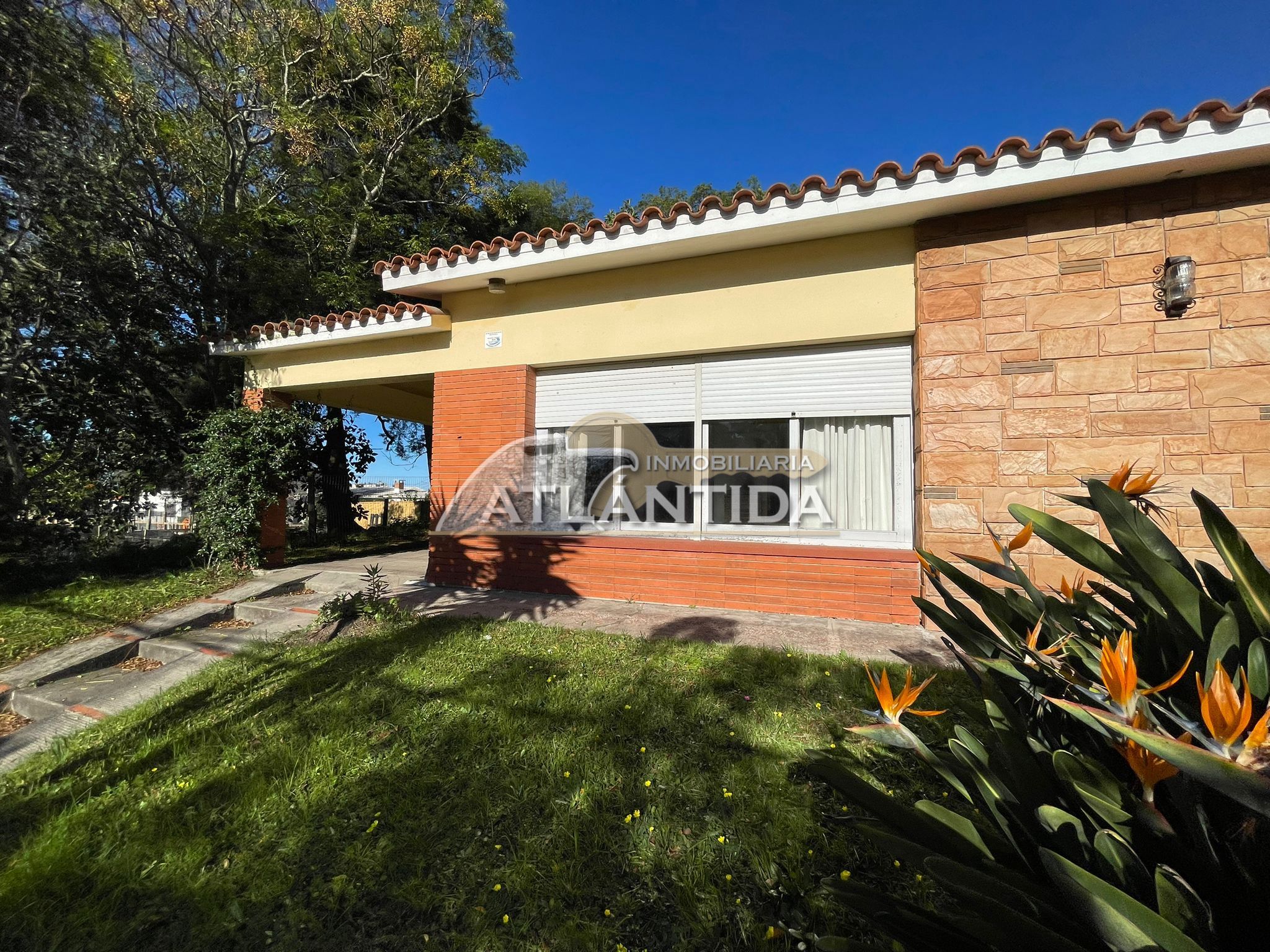 Alquiler Anual En Las Toscas Sur, Sobre Av Mario Ferreira, 3 Dorm, 2 Baños, Amplio Terreno. Inm Atlántida. Disponible A Partir De Agosto!