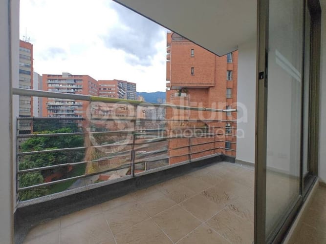 Apartamento de 3 alcobas en arriendo en Santa Fe, Medellín, 94 m² · foto 18 de 19