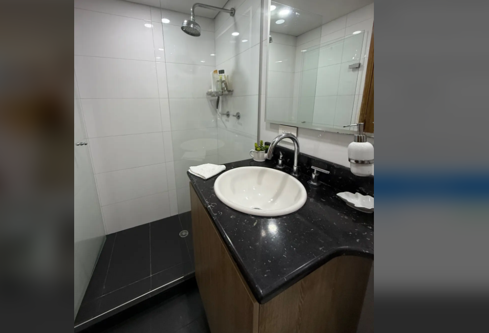 Apartamento en venta en La Aguacatala, Medellín · foto 13 de 24