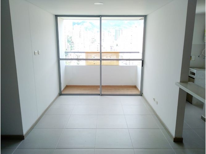 Apartamento de 3 alcobas en venta en Zona Industrial No. 3, Sabaneta, 66 m² · foto 2 de 16