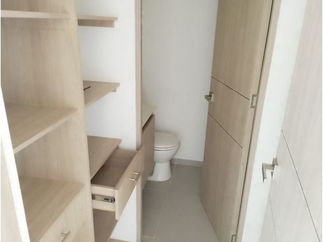 Apartamento de 3 alcobas en venta en Zona Industrial No. 3, Sabaneta, 66 m² · foto 3 de 16
