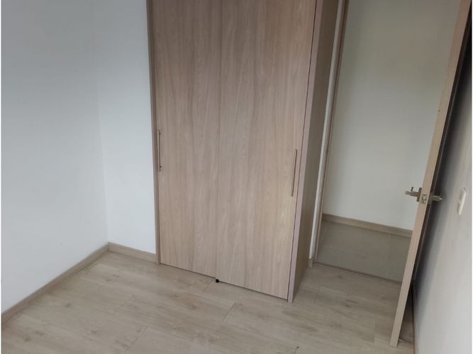 Apartamento de 3 alcobas en venta en Zona Industrial No. 3, Sabaneta, 66 m² · foto 9 de 16