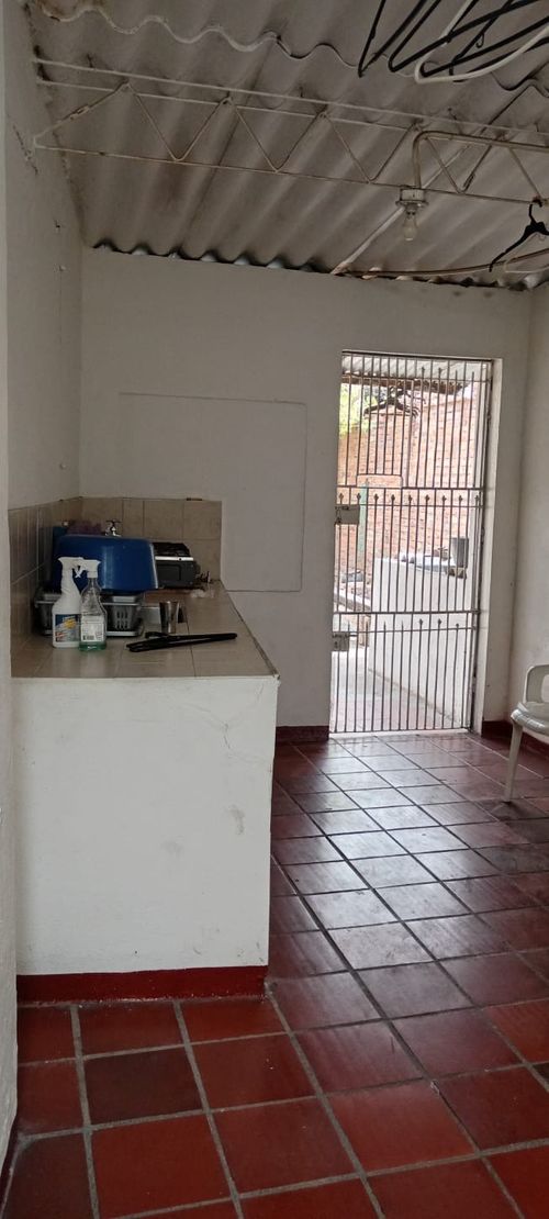 Casa de 4 alcobas en venta en Br. La Estacion, Girardot, 100 m² · foto 21 de 24