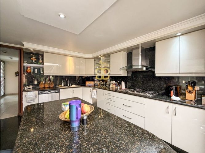 Casa de 4 alcobas en venta en Casa Blanca, Bogotá, 320 m² · foto 9 de 24