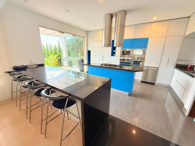 Casa de 5 alcobas en venta en Ruitoque Condominio, Floridablanca, 849 m² · foto 2 de 17