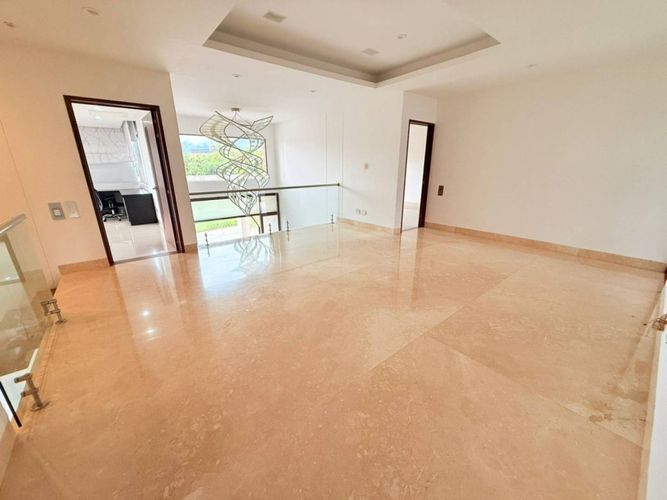 Casa de 5 alcobas en venta en Ruitoque Condominio, Floridablanca, 849 m² · foto 10 de 17