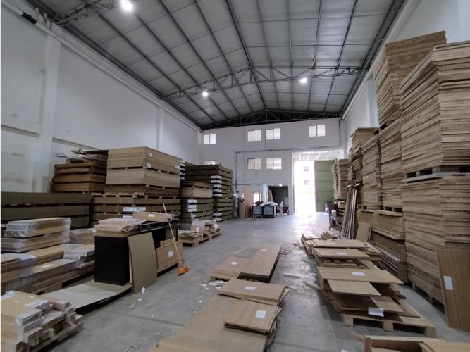 Bodega en arriendo en La Tablaza, La Estrella, 1048 m² · foto 2 de 5