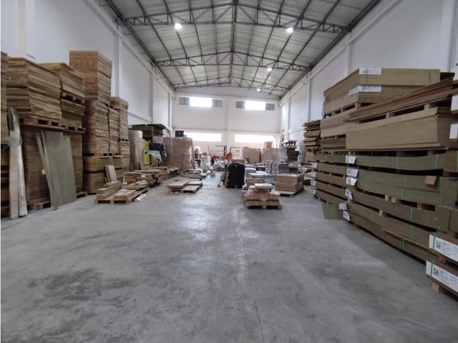Bodega en arriendo en La Tablaza, La Estrella, 1048 m² · foto 4 de 5