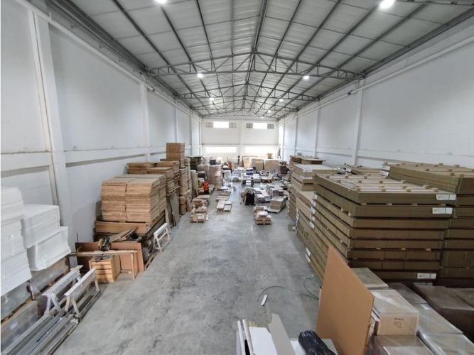 Bodega en arriendo en La Tablaza, La Estrella, 1048 m² · foto 5 de 5
