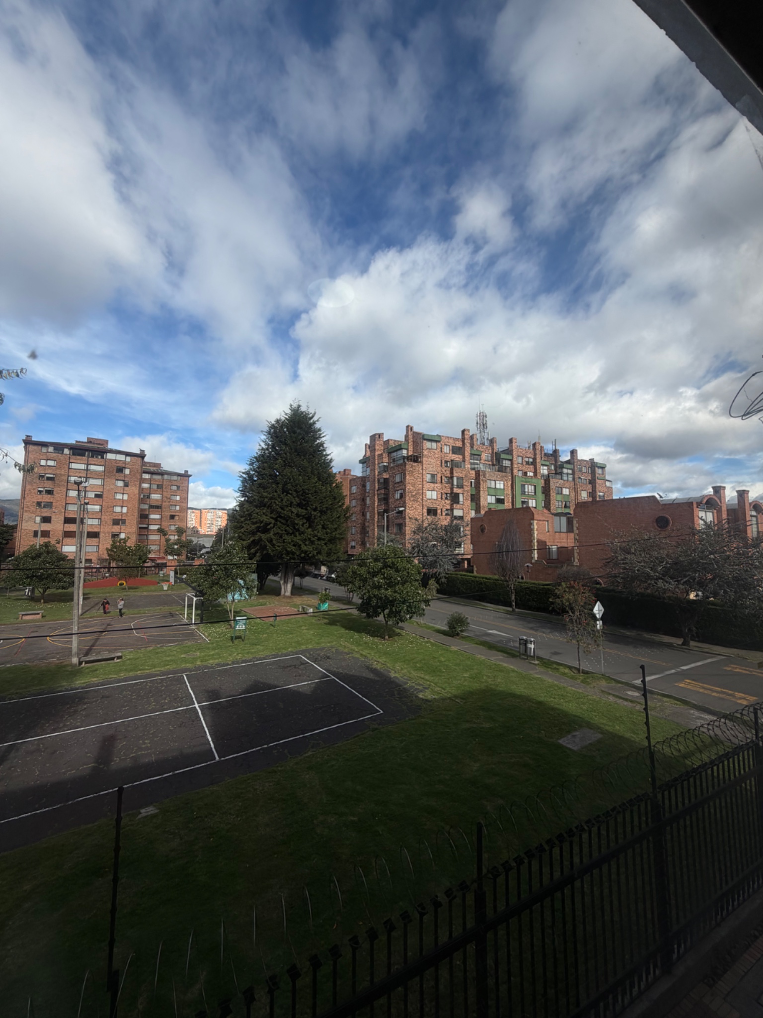 Casa en venta en Gratamira, Bogotá · foto 3 de 24