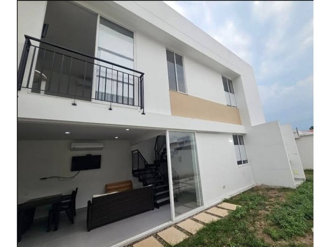 Casa de 3 alcobas en venta en Ricaurte, 190 m² · foto 4 de 17