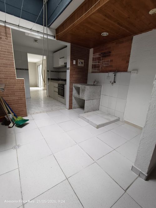 Casa de 4 alcobas en venta en Versalles, Floridablanca, 132 m² · foto 3 de 24