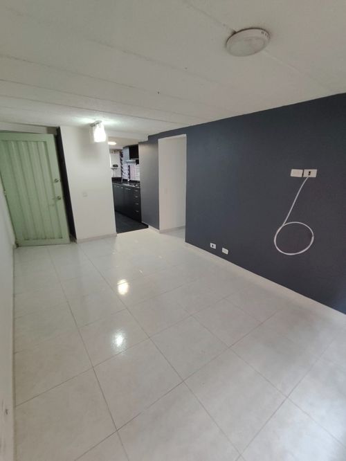 Apartamento de 3 alcobas en venta en Suba Salitre, Bogotá, 59 m² · foto 2 de 13