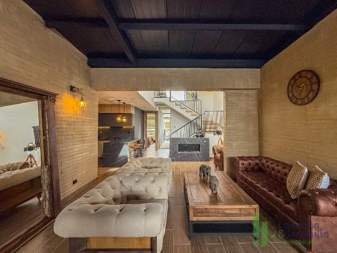 Casa de 3 alcobas en venta en La Ceja, 216 m² · foto 3 de 20