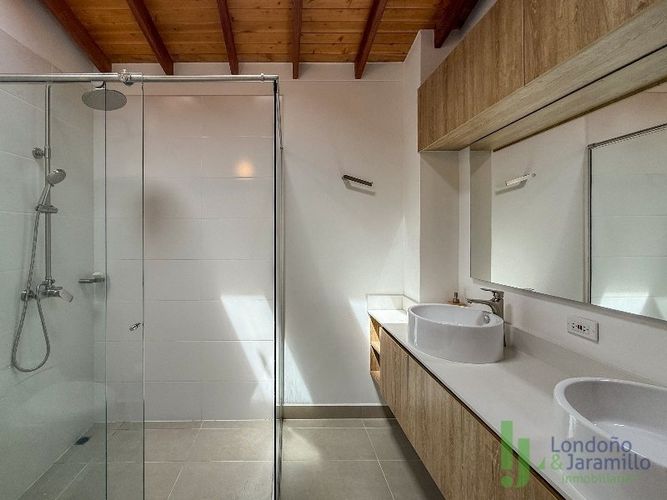 Casa de 3 alcobas en venta en La Ceja, 216 m² · foto 13 de 20