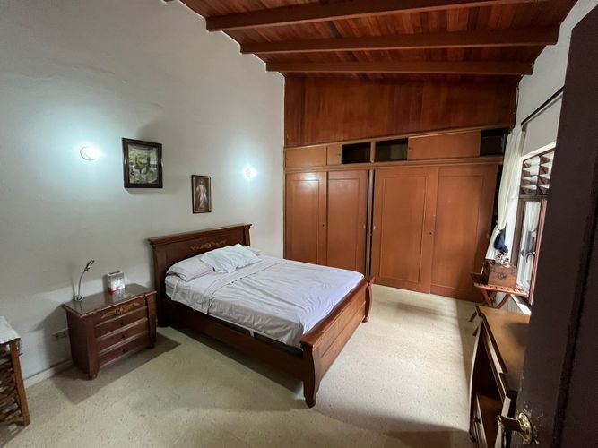 Casa de 4 alcobas en venta en Prados Del Norte, Cali, 318 m² · foto 4 de 10