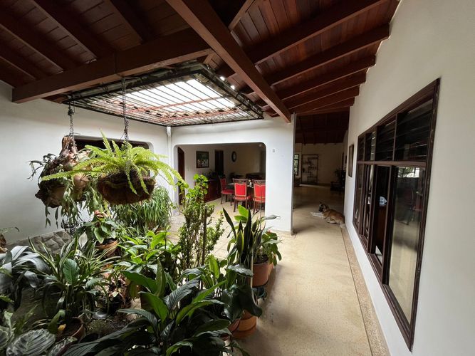 Casa de 4 alcobas en venta en Prados Del Norte, Cali, 318 m² · foto 7 de 10