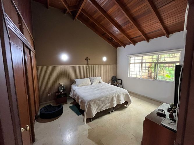 Casa de 4 alcobas en venta en Prados Del Norte, Cali, 318 m² · foto 9 de 10