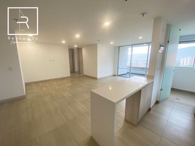 Apartamento de 3 alcobas en venta en Las Lomitas, Sabaneta, 102 m² · foto 3 de 14