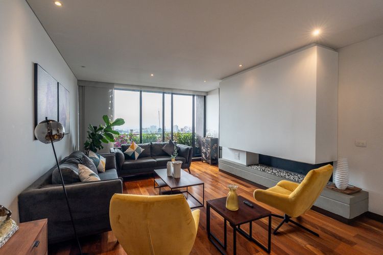 Apartamento de 3 alcobas en venta en Granada, Bogotá, 220 m² · foto 4 de 24