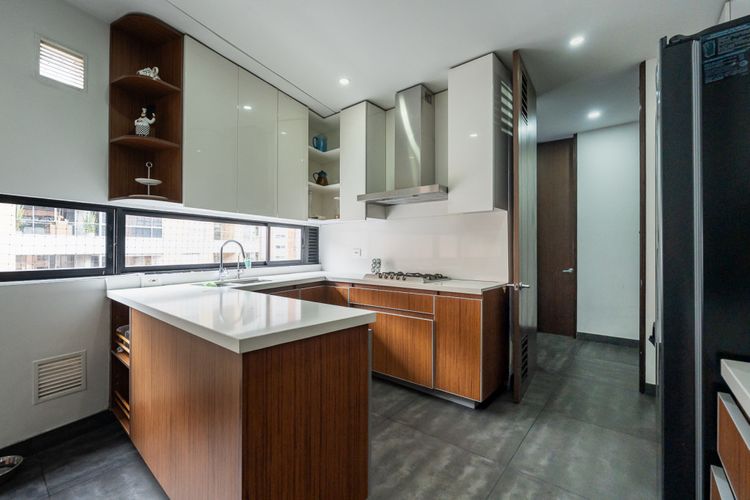 Apartamento de 3 alcobas en venta en Granada, Bogotá, 220 m² · foto 10 de 24