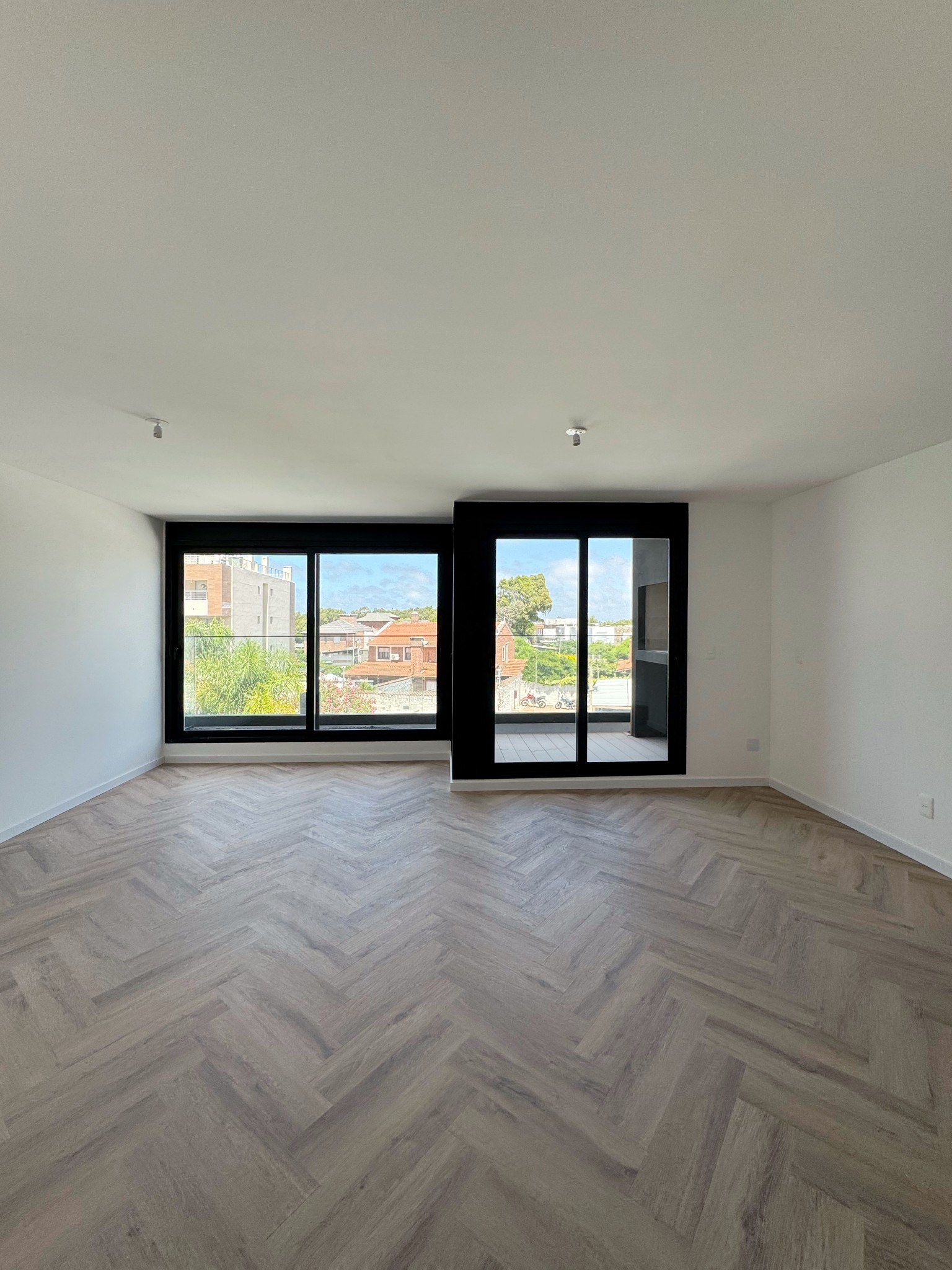 Apartamento de 2 Dormitorios en Alquiler en Barra de Carrasco - Unidad 205C - Costanera Village · Foto 1