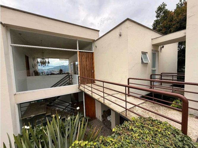 Casa de 5 alcobas en arriendo en Aposentos, Sopó, 390 m² · foto 3 de 24