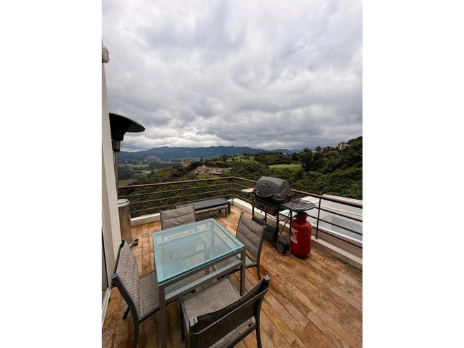 Casa de 5 alcobas en arriendo en Aposentos, Sopó, 390 m² · foto 6 de 24