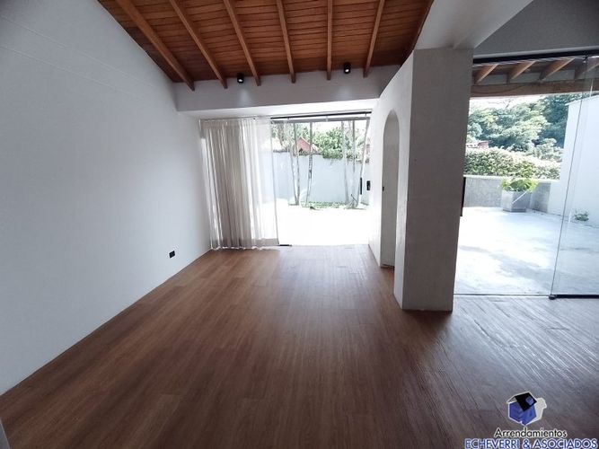 Casa de 4 alcobas en arriendo en Guaduales De La Abadia, Envigado, 240 m² · foto 3 de 16