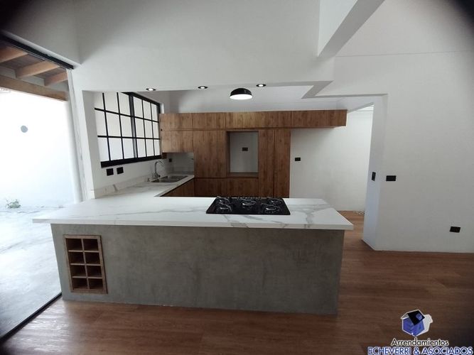 Casa de 4 alcobas en arriendo en Guaduales De La Abadia, Envigado, 240 m² · foto 4 de 16