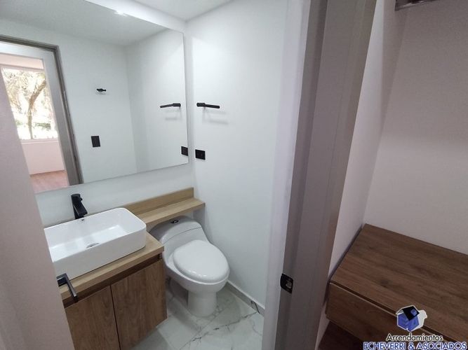 Casa de 4 alcobas en arriendo en Guaduales De La Abadia, Envigado, 240 m² · foto 10 de 16