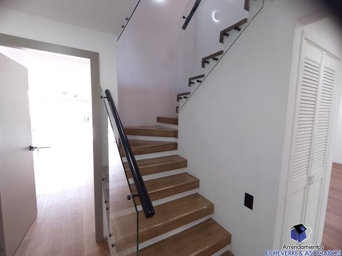 Casa de 4 alcobas en arriendo en Guaduales De La Abadia, Envigado, 240 m² · foto 12 de 16