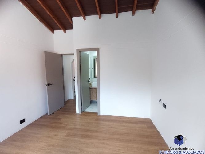 Casa de 4 alcobas en arriendo en Guaduales De La Abadia, Envigado, 240 m² · foto 15 de 16