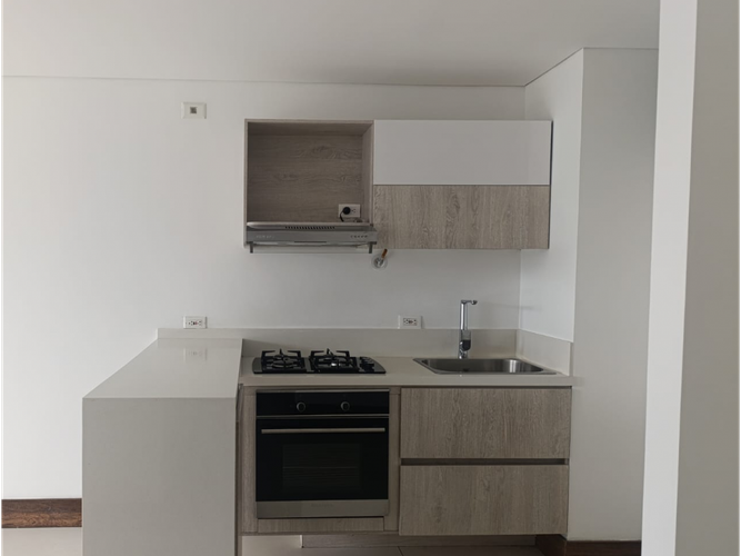 Apartamento de 2 alcobas en venta en Las Lomitas, Sabaneta, 78 m² · foto 2 de 15